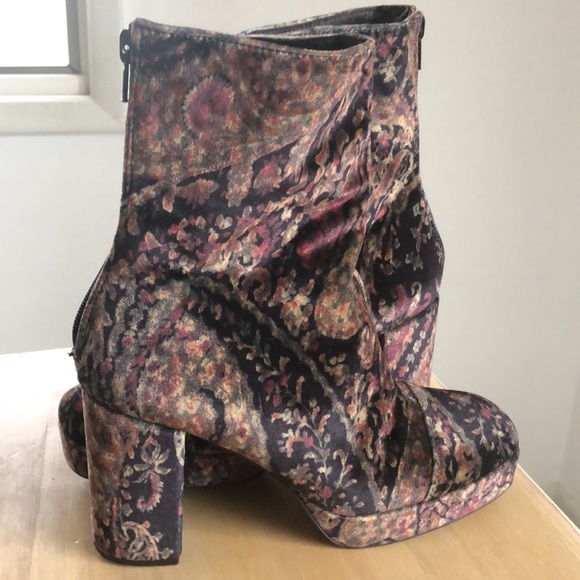 70s Style Velvet Tapestry Platform Booties, 7 - Picture 5 of 6